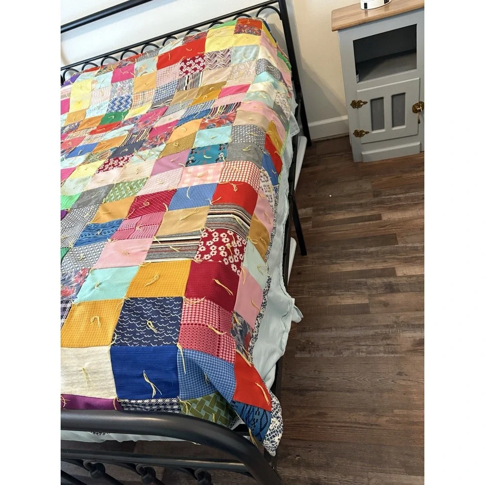 Vintage Polyester, Thread Tied Quilt, 77